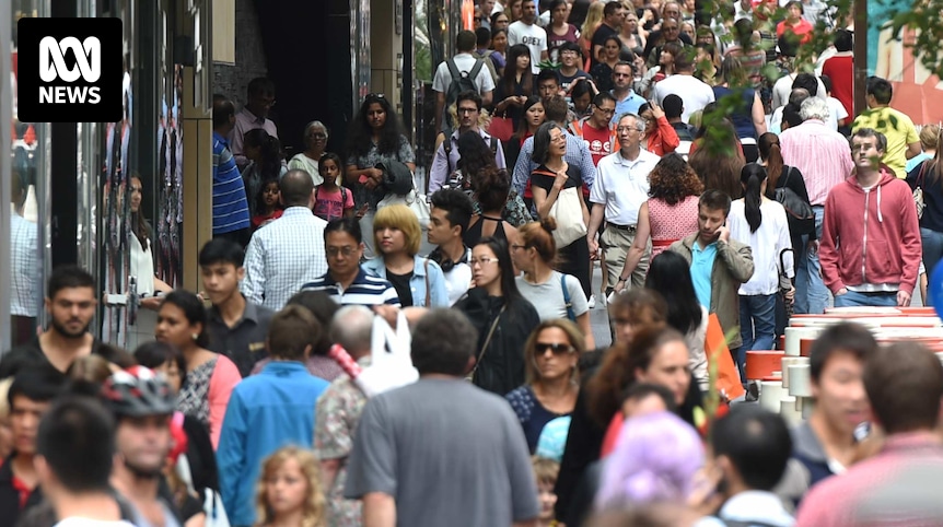 Australia's population forecast to reach 28 million in 2026 despite fall in overseas migrants