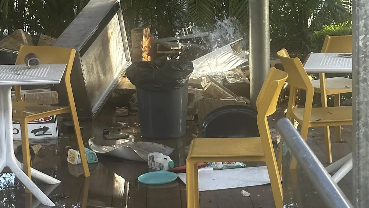 ‘Huge’ explosion injures 5 at holiday spot