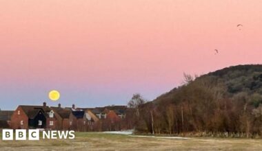Wolf Moon lights up skies across south of England