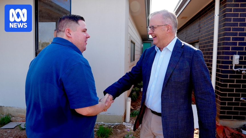 Prime minister and SA premier announce $800 million deal for 17,000 new homes