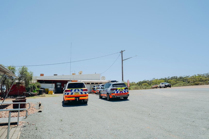 Police vehicles at Lake Cargelligo