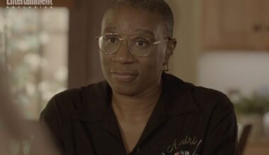 '9-1-1's Hen reveals her incurable disease to her kids in exclusive preview clip