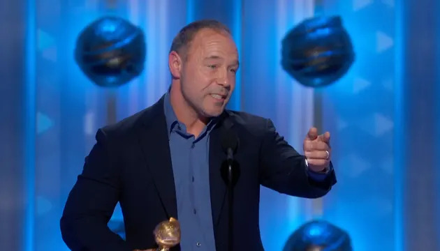 Stephen Graham accepting his award at the 2026 Golden Globes