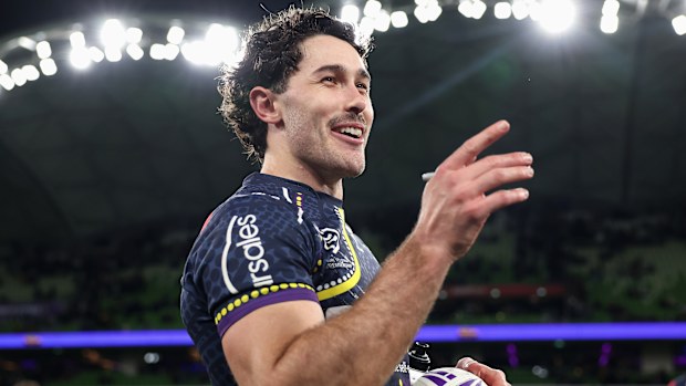 Nick Meaney of the Storm thanks fans after winning the round 23 NRL match between Melbourne Storm and Brisbane Broncos at AAMI Park, on August 07, 2025, in Melbourne, Australia. (Photo by Morgan Hancock/Getty Images)