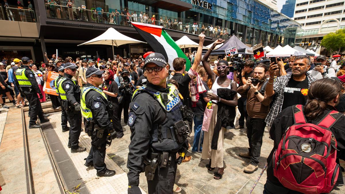 Perth Invasion Day rally: Possible explosive device thrown into crowd, Forrest Place evacuated