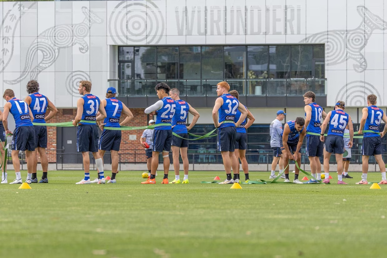 Illness forces Roos to cancel key pre-season session