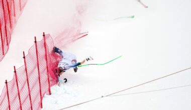 Officials defend conditions at pre-Olympic race after Vonn crash | Winter Olympics News