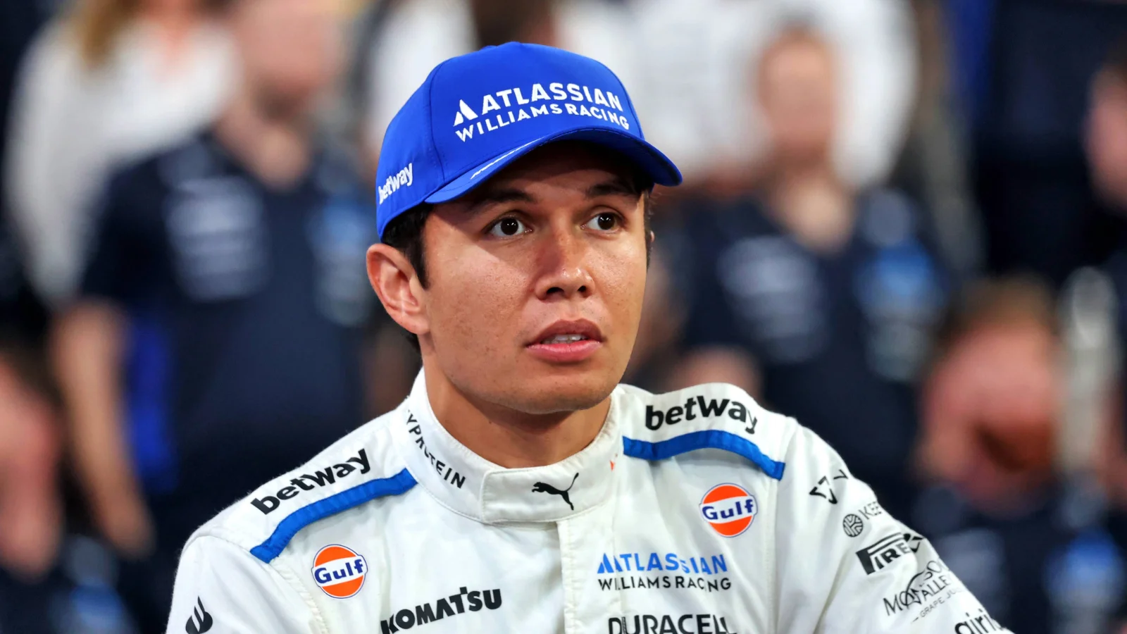 Alexander Albon (THA) Atlassian Williams Racing at a team photograph. 06.12.2025. Formula 1 World Championship, Rd 24, Abu Dhabi Grand Prix, Yas Marina Circuit, Abu Dhabi, Qualifying Day.