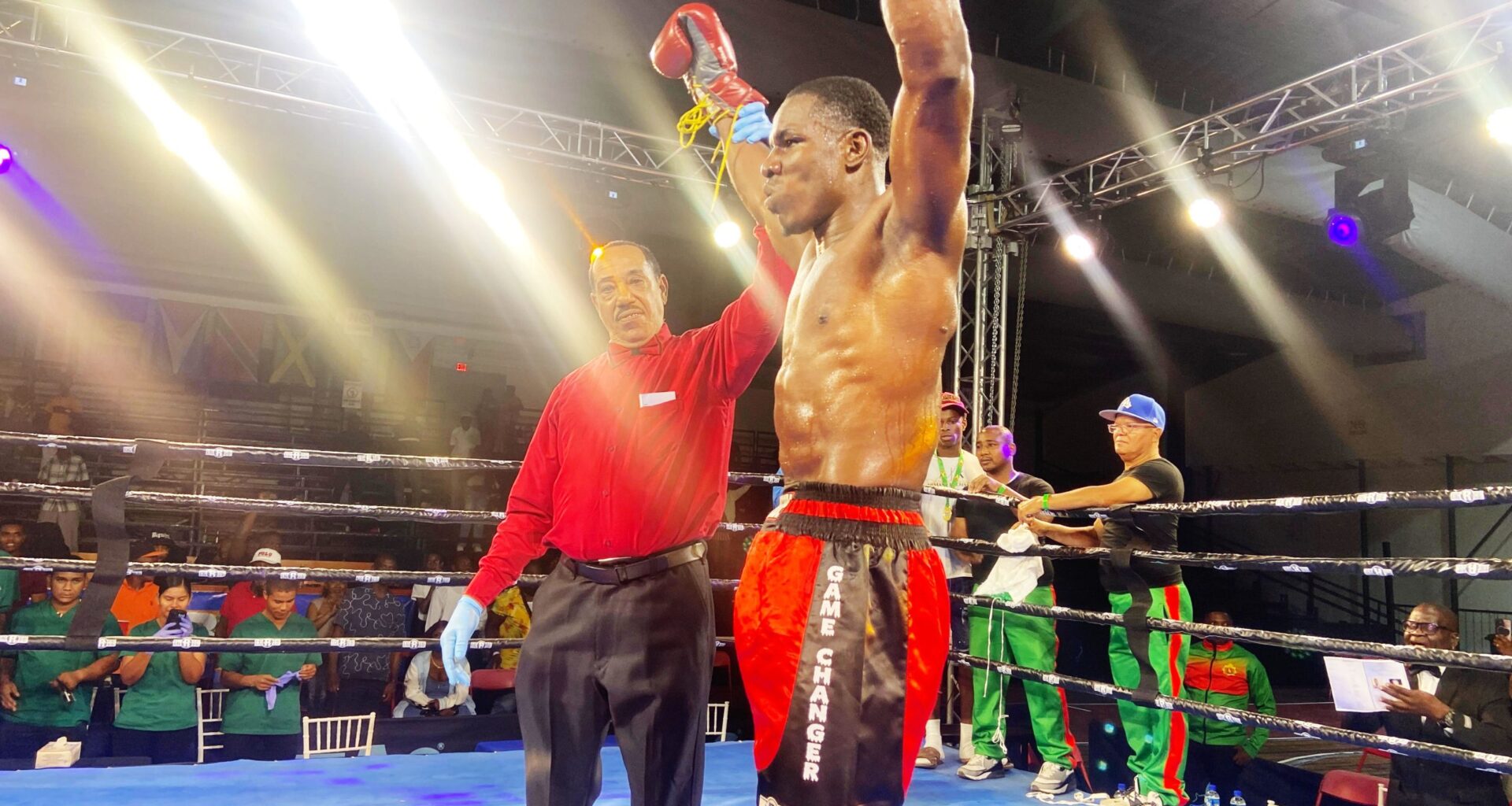 Amsterdam headlines explosive night at inaugural CBO Pro/Am boxing card