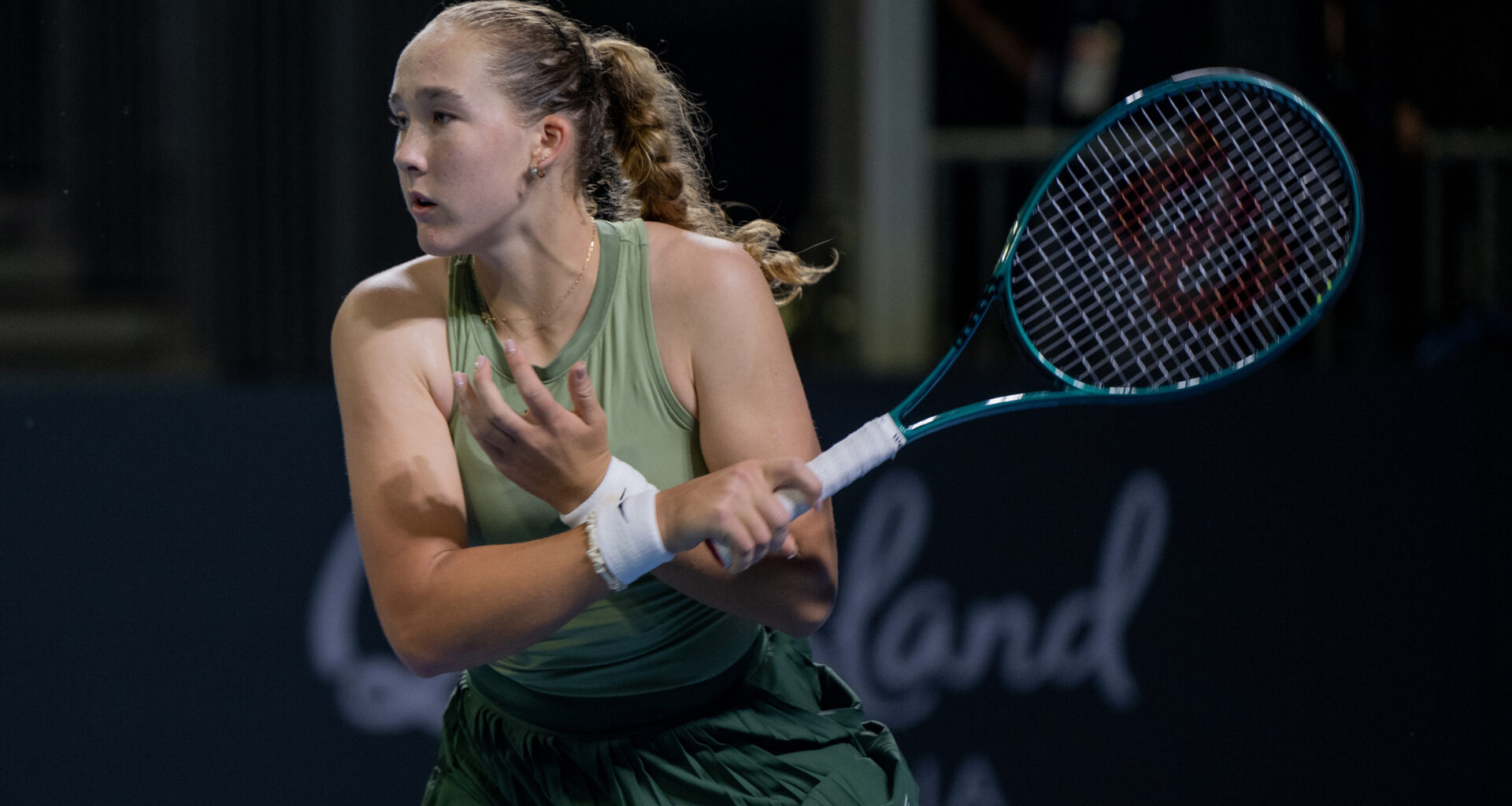 Andreeva saves match points, Kostyuk stuns Anisimova in Brisbane