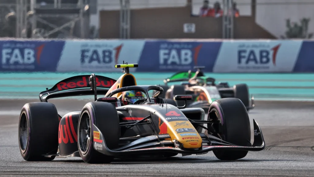 Arvid Lindblad took victory in the F2 Sprint in Abu Dhabi
