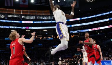 Deandre Ayton goes perfect in Los Angeles Lakers win over the Toronto Raptors – Annenberg Media