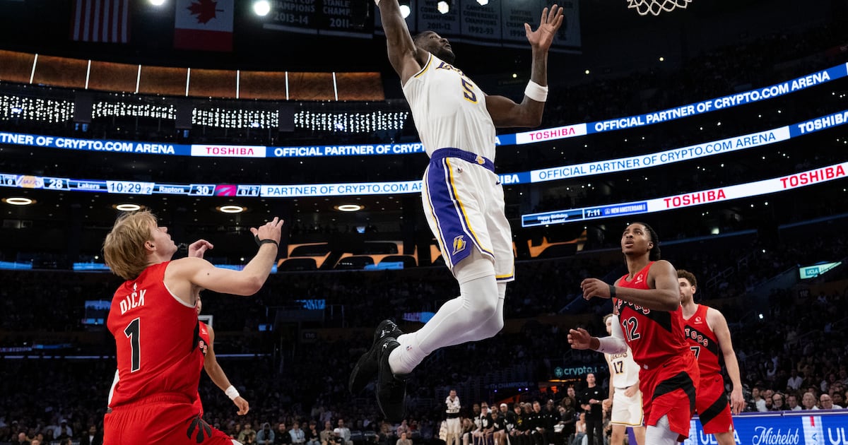 Deandre Ayton goes perfect in Los Angeles Lakers win over the Toronto Raptors – Annenberg Media