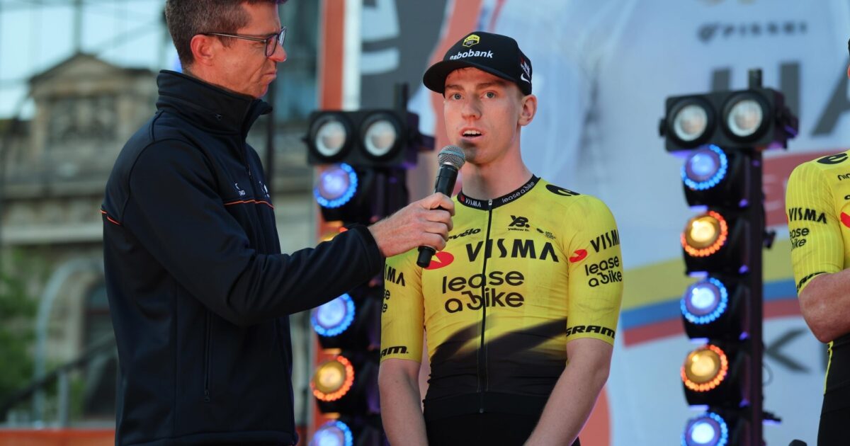 Brennan narrowly misses out on victory in first stage of Tour Down Under - Team Visma | Lease a Bike