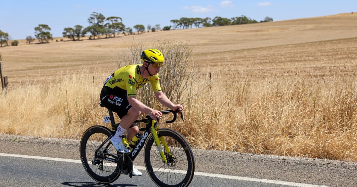 Brennan unable to contest sprint for victory in stage three of Tour Down Under - Team Visma | Lease a Bike