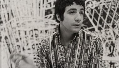 Why did Cat Stevens change his name to Yusuf?