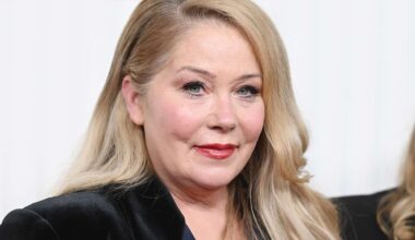 Christina Applegate Credits Facetune and More with ‘Mermaid’ Look for Married with Children Reunion