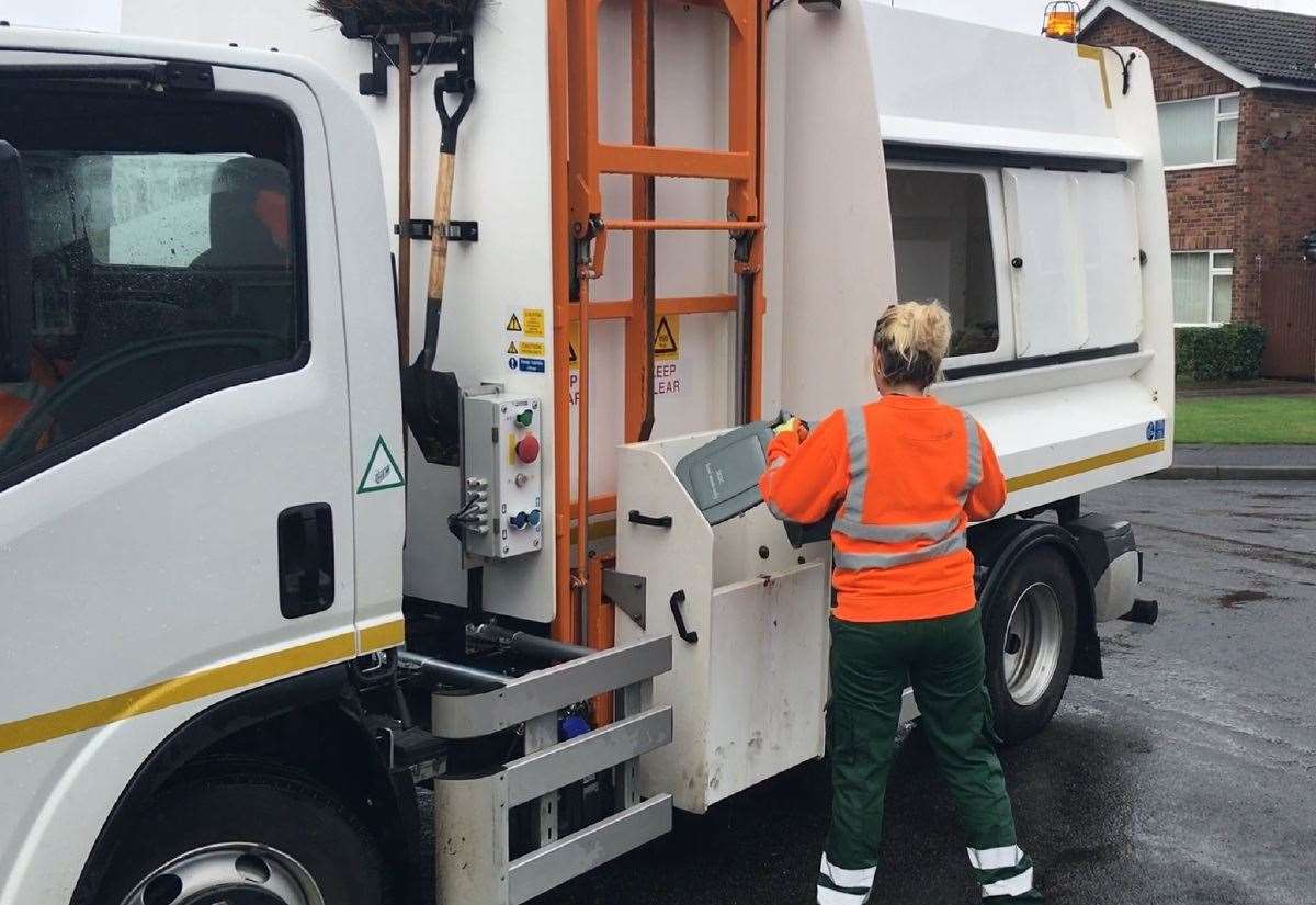 South Kesteven households to start food waste recycling in April with new food caddy containers being delivered next month
