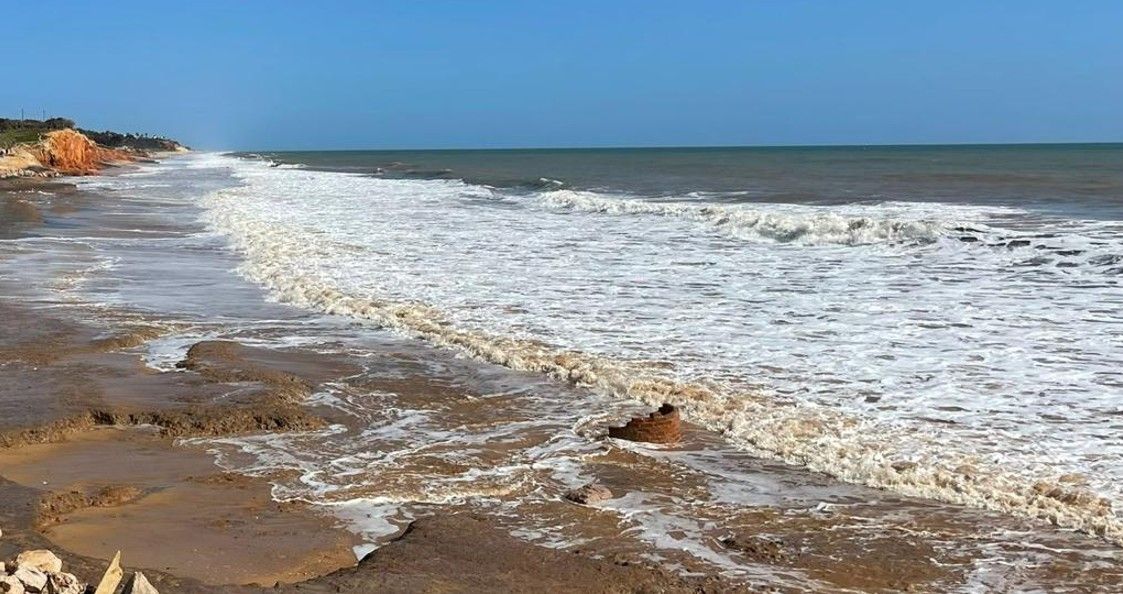 Rise of sea level risking housing in Algarve