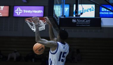 Men’s basketball dunks on Davenport with 40-point lead – Grand Valley Lanthorn
