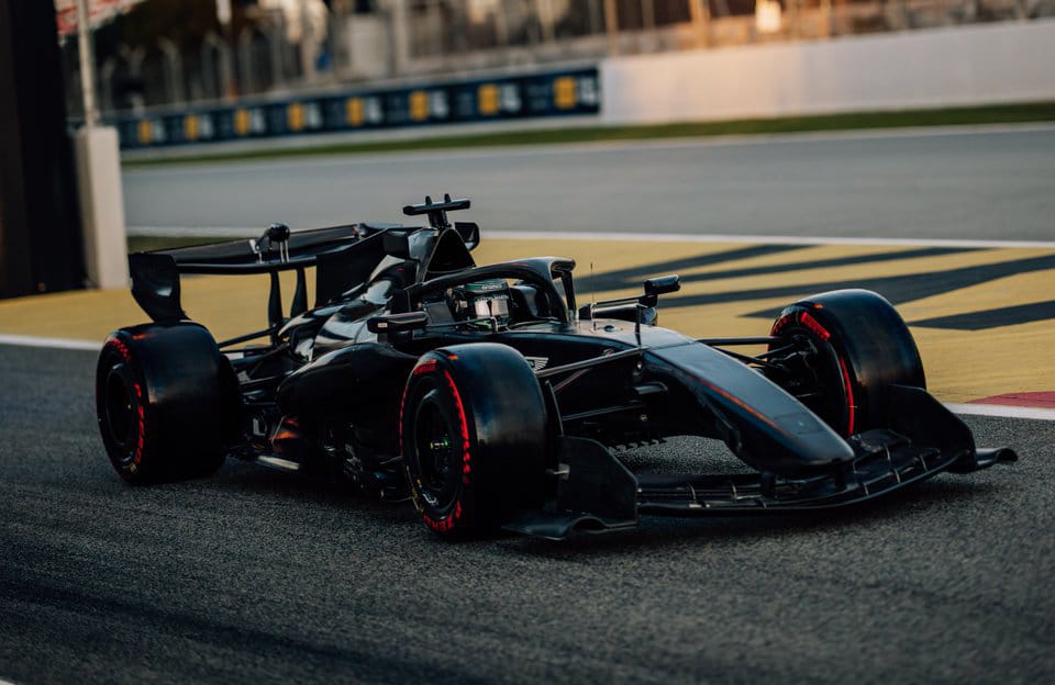 Alonso ups the pace as Newey Aston Martin returns to action