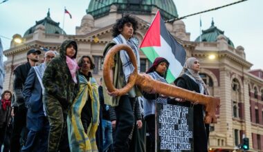 Make Sydney and Melbourne city-states