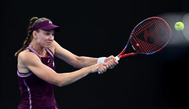 Rybakina remains unbeaten in Brisbane, defeats Badosa to reach quarterfinals