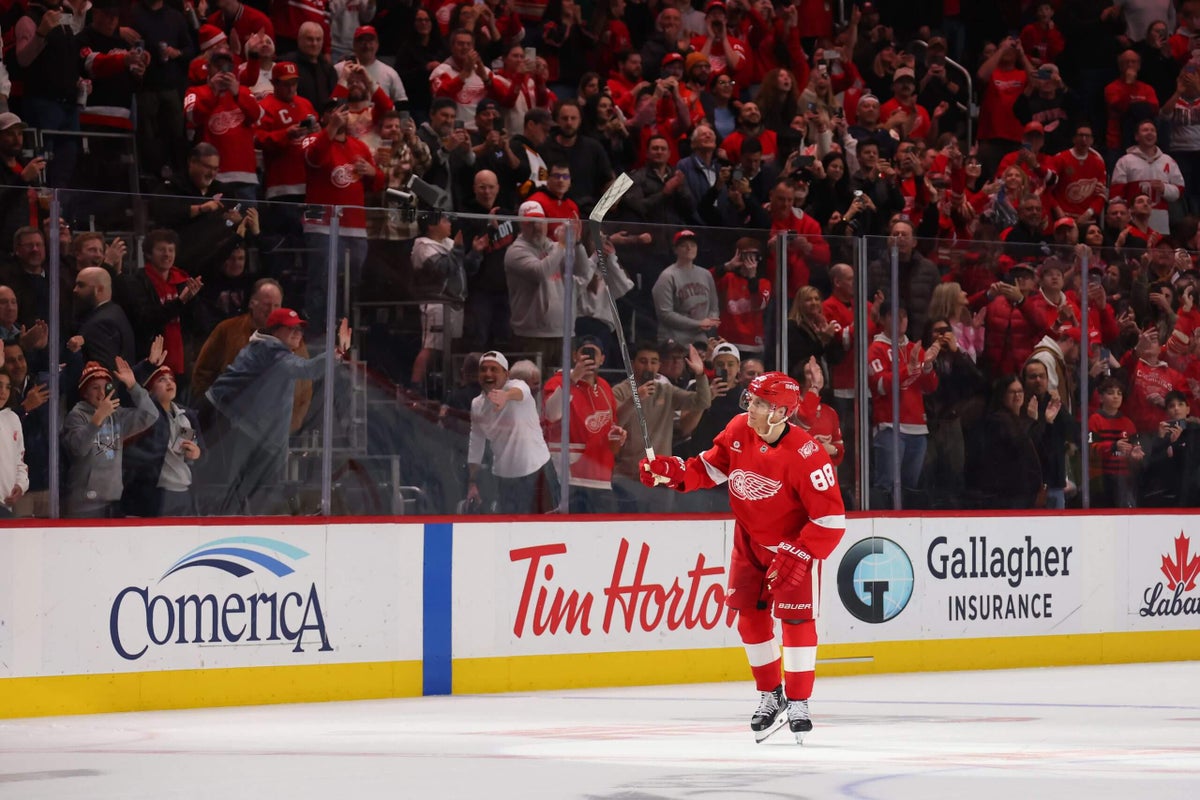 Patrick Kane becomes fifth American-born player to score 500 NHL goals