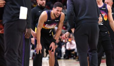 Suns guard Devin Booker exits with right ankle injury vs. Hawks, Jalen Green also hurt