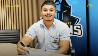 Gold Coast Titans lock in schoolboy sensation to long-term NRL deal image