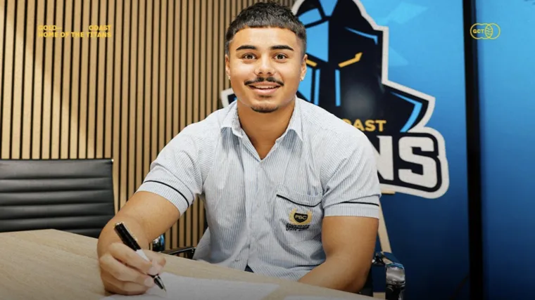 Gold Coast Titans lock in schoolboy sensation to long-term NRL deal image