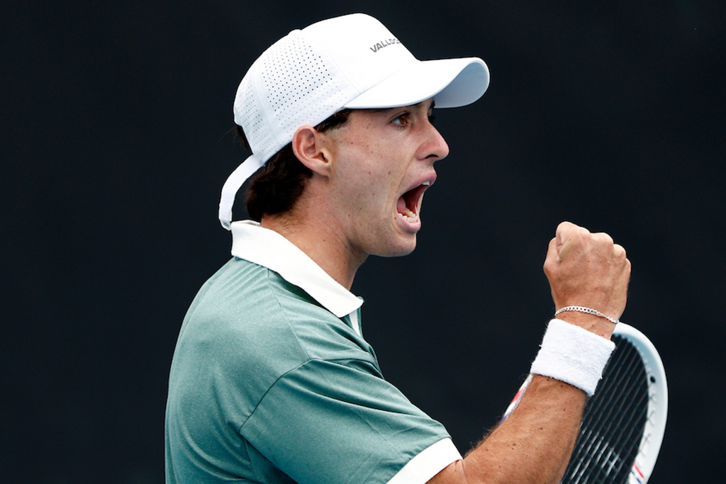 Dembo shows fighting spirit to realise AO dream