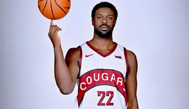 ND Okafor posing in the Cougs' new retro jerseys for 2026 (Courtesy of WSU Athletics on Twitter).