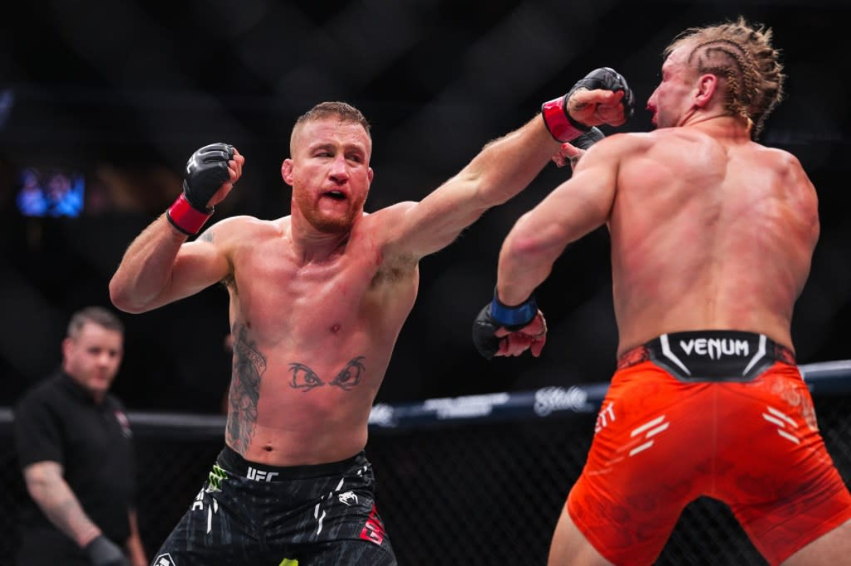 Justin Gaethje punches Paddy Pimblett at UFC 324