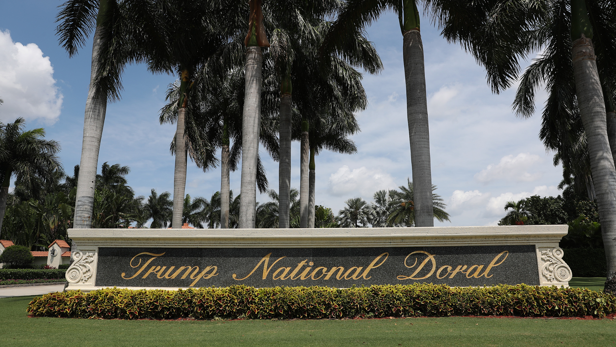 Trump National Doral sign