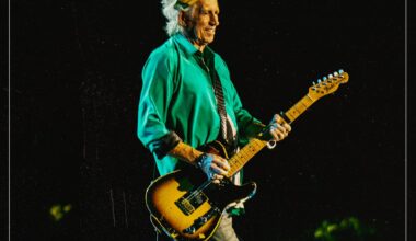 The classic rock singer Keith Richards called “all flash”