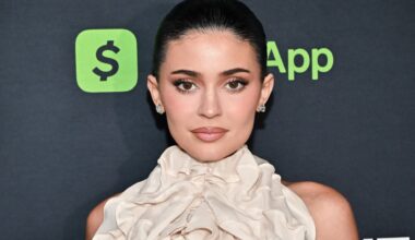 Kylie Jenner Bares Her Abs in Ultra Low-Rise Skirt at ‘The Moment’ Premiere