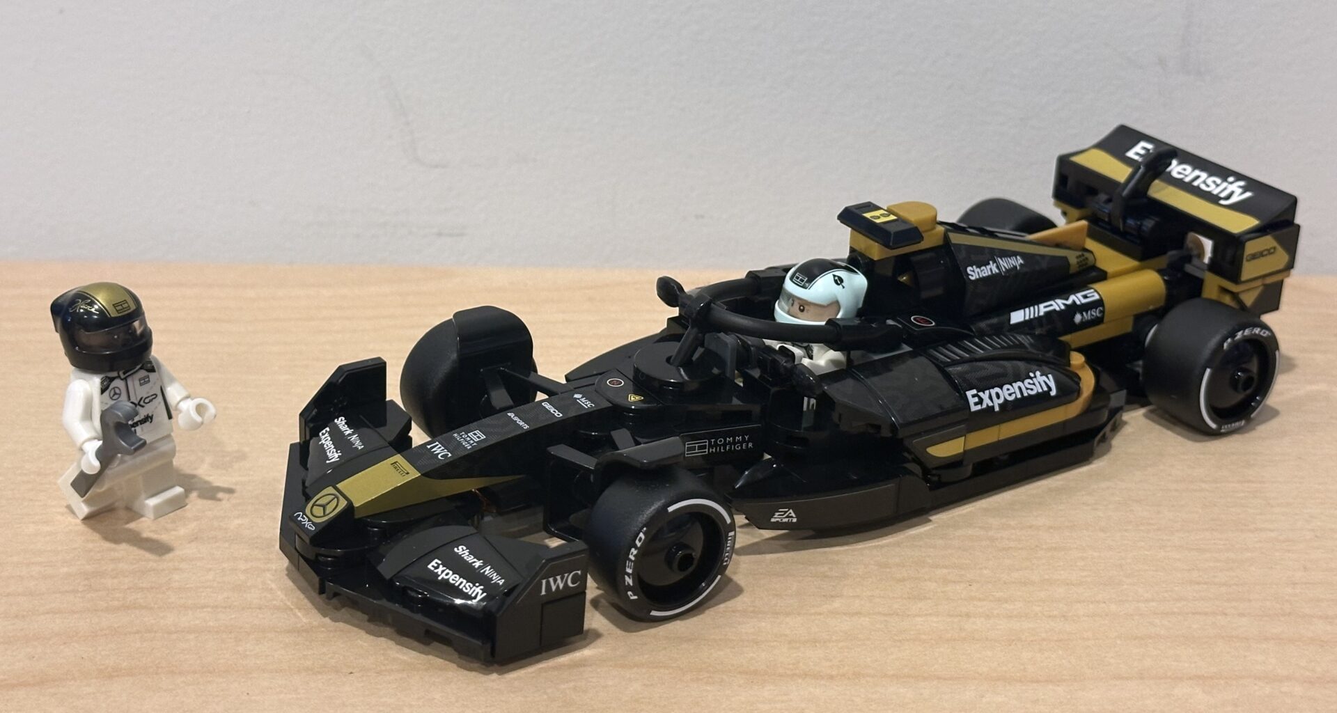 Review: 77252 APXGP Team Race Car (F1 The Movie)