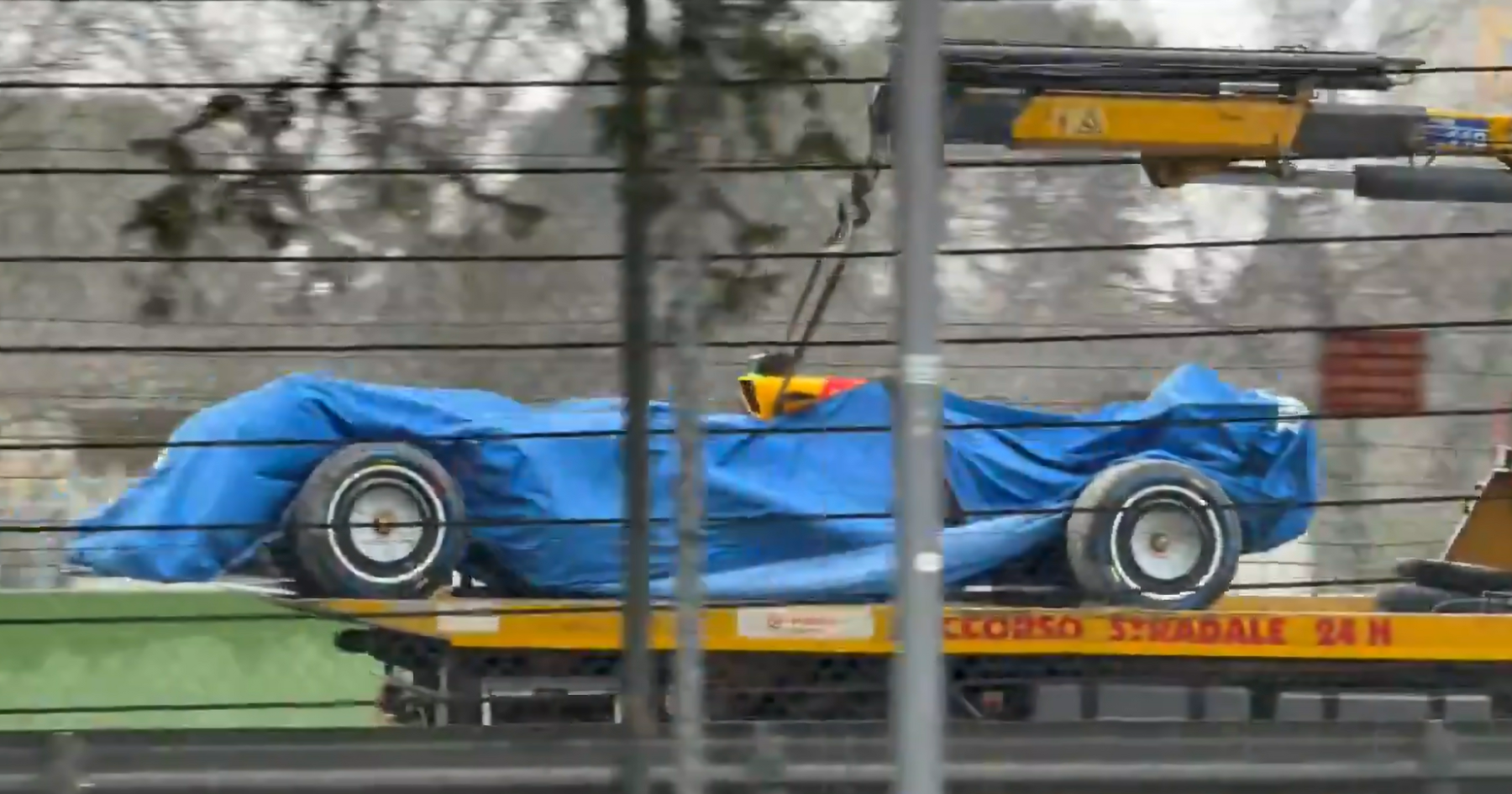 Arvid Lindblad spins into Imola gravel on Racing Bulls debut