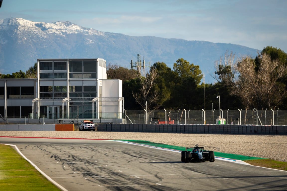 What Mercedes' incredible first F1 test really tells us