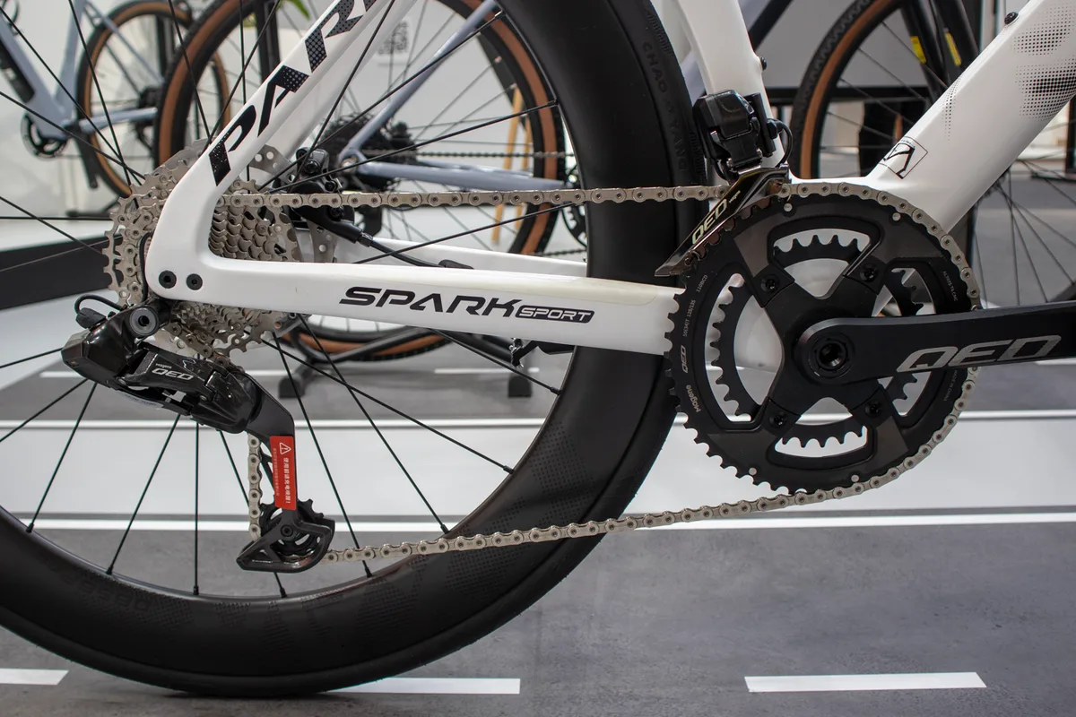 Magene QED groupset on bike.