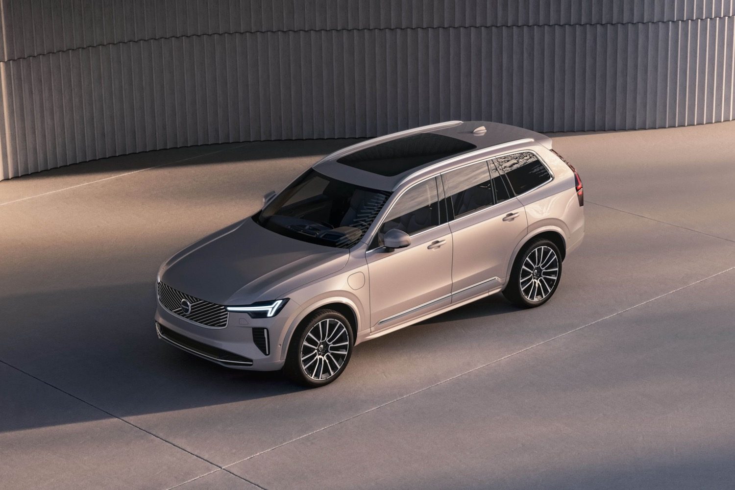 2025 Volvo XC90.