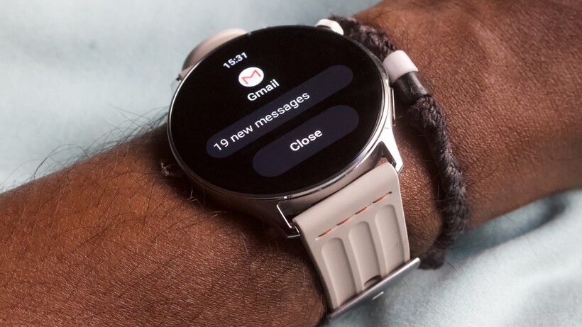 gmail notification on a smartwatch