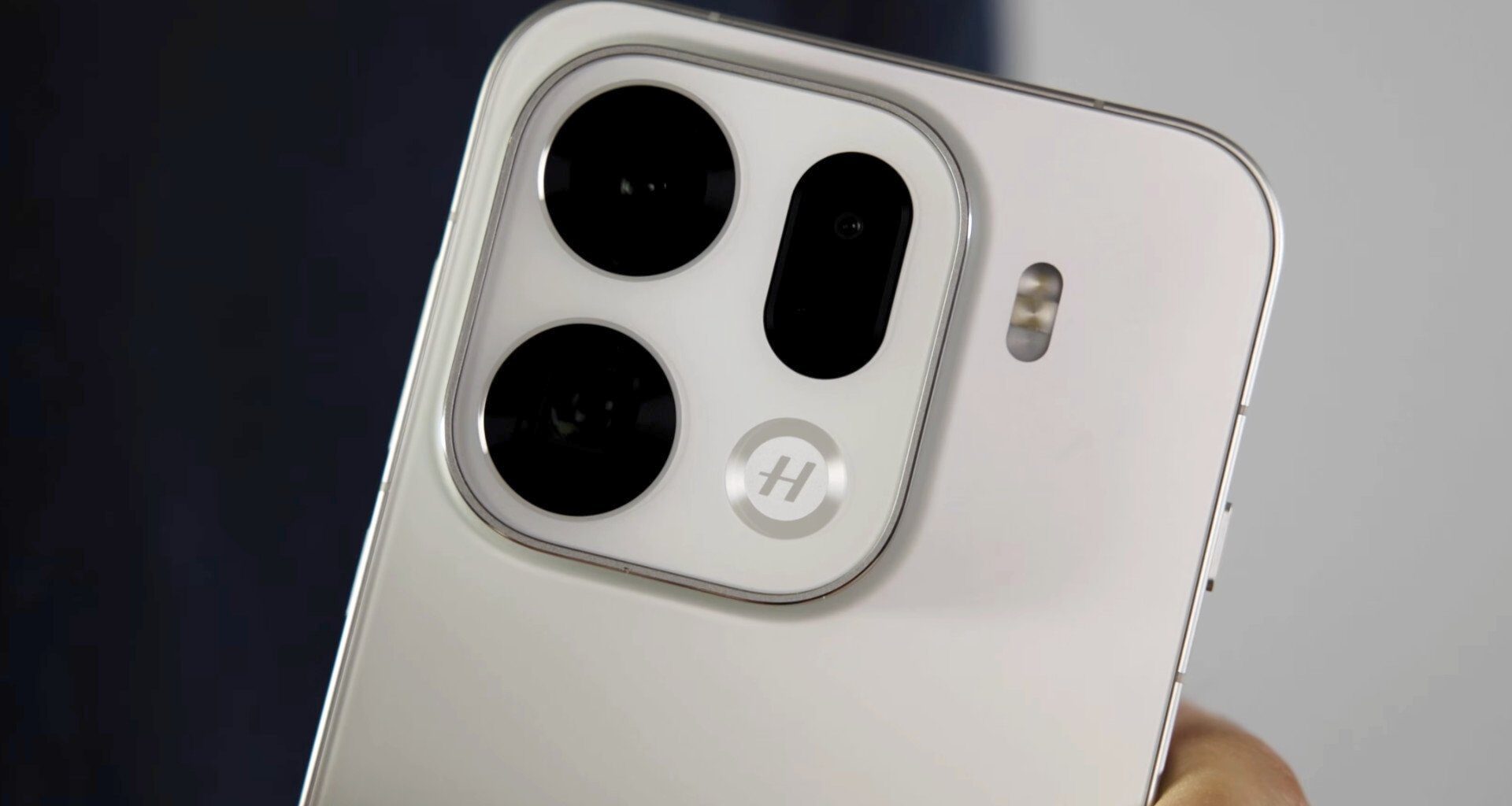 Oppo FInd X9 Pro Hasselblad camera system close-up