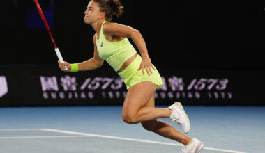 Deuce queen Paolini battles rain, Frech to advance at Australian Open