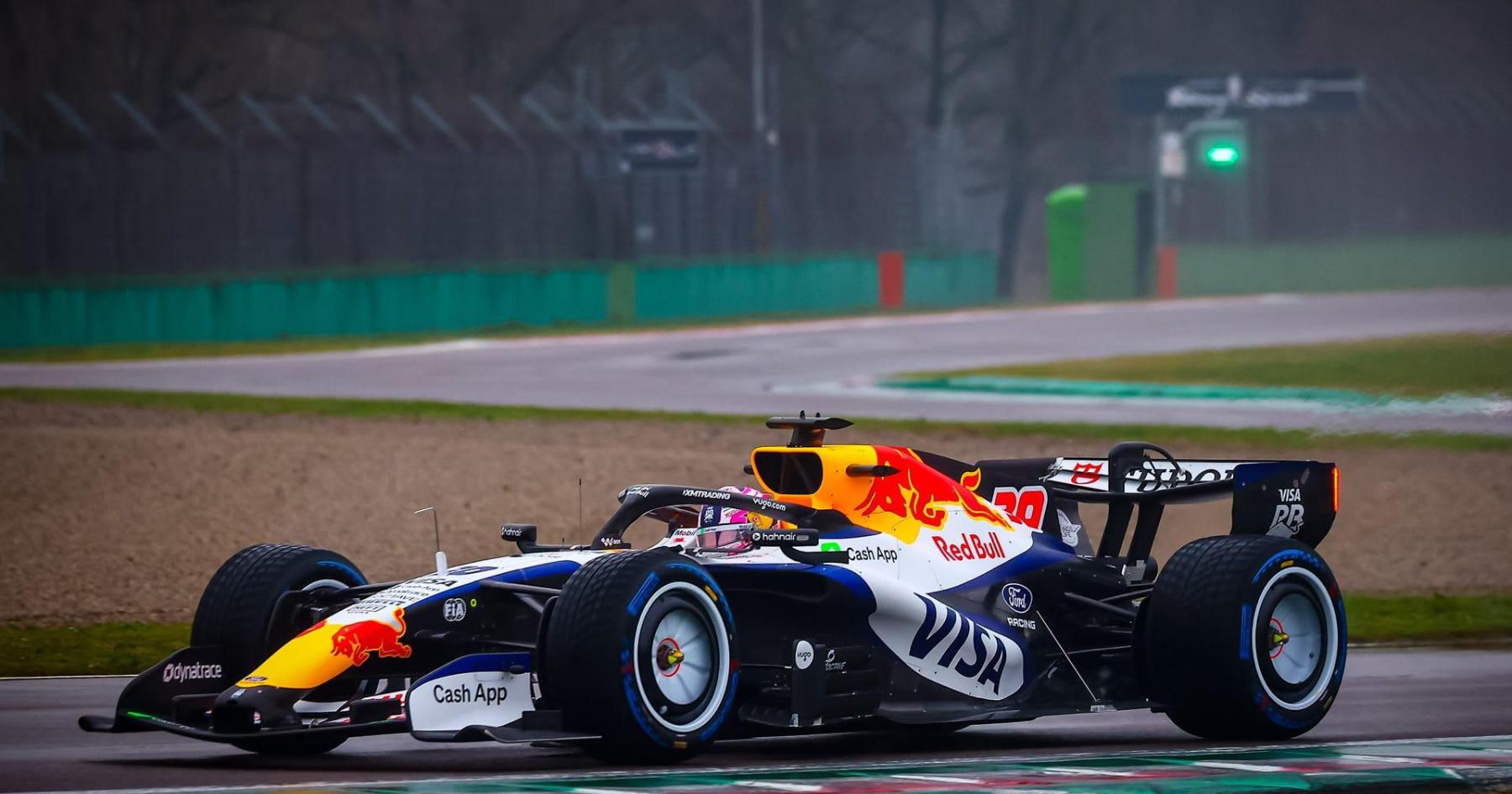 Racing Bulls suffer debut woe as Audi launch and McLaren reveal major new deal - RacingNews365 Review - racingnews365.com