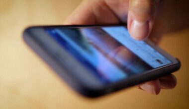 Struggling with social media stress? Here's what Minnesota experts suggest.