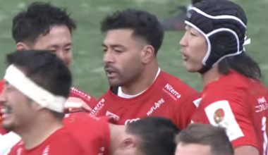 Richie Mo’unga snaps Kubota’s unbeaten run with last-gasp winner