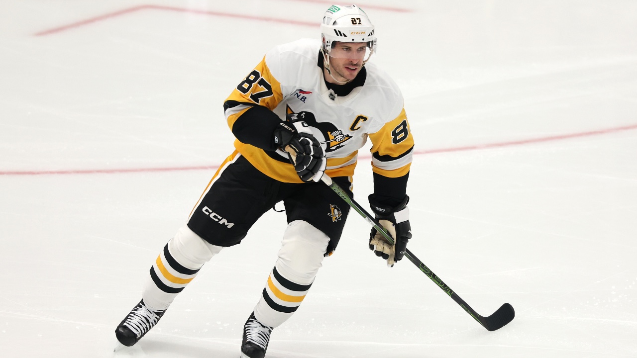 NHL Roundup: Crosby scores to reach 50-point mark as Penguins beat Flyers