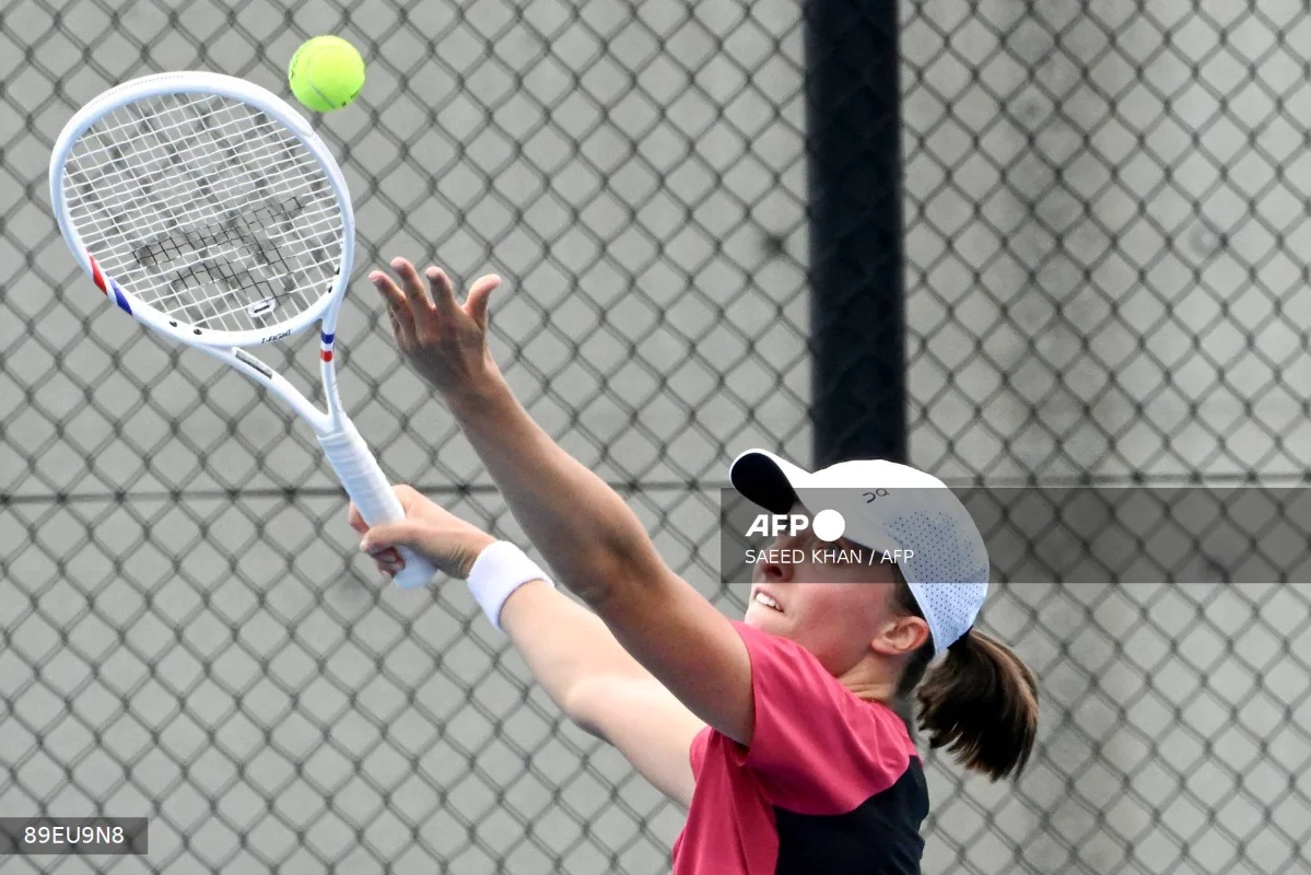 Swiatek says women's tennis does not need 'Battle of the Sexes'